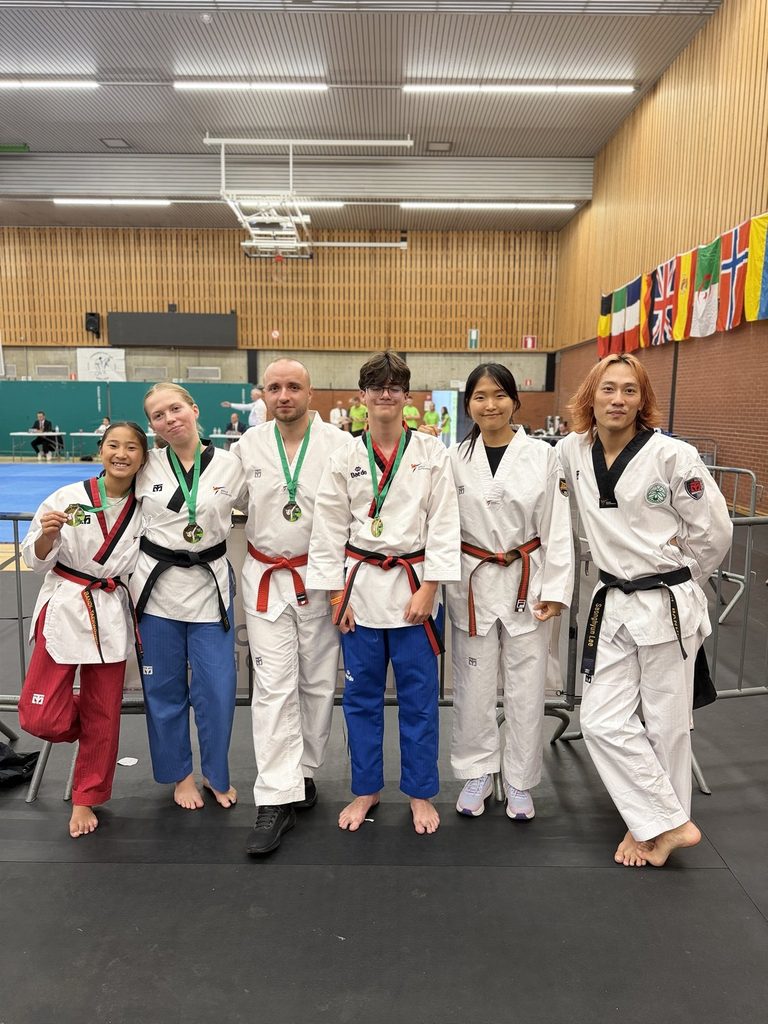 Team Bandi NRW mit Trainer nach dem Turnier in Belgien